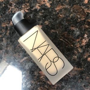 NARS All Day Luminous Foundation GOBI